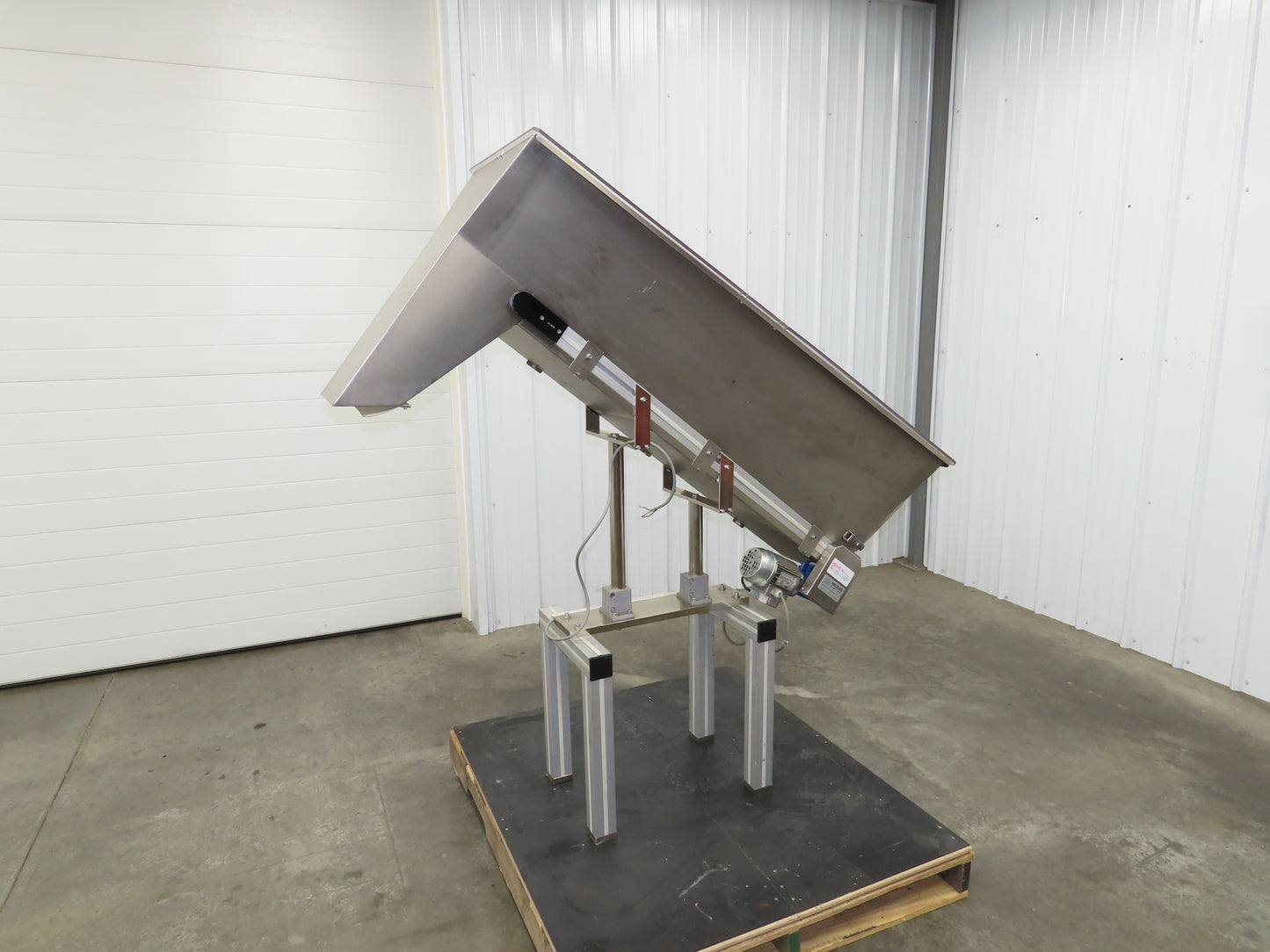 Helatec Held AG Stainless Incline Feed Conveyor 300mm Cleated Belt 64"L 230V 1PH