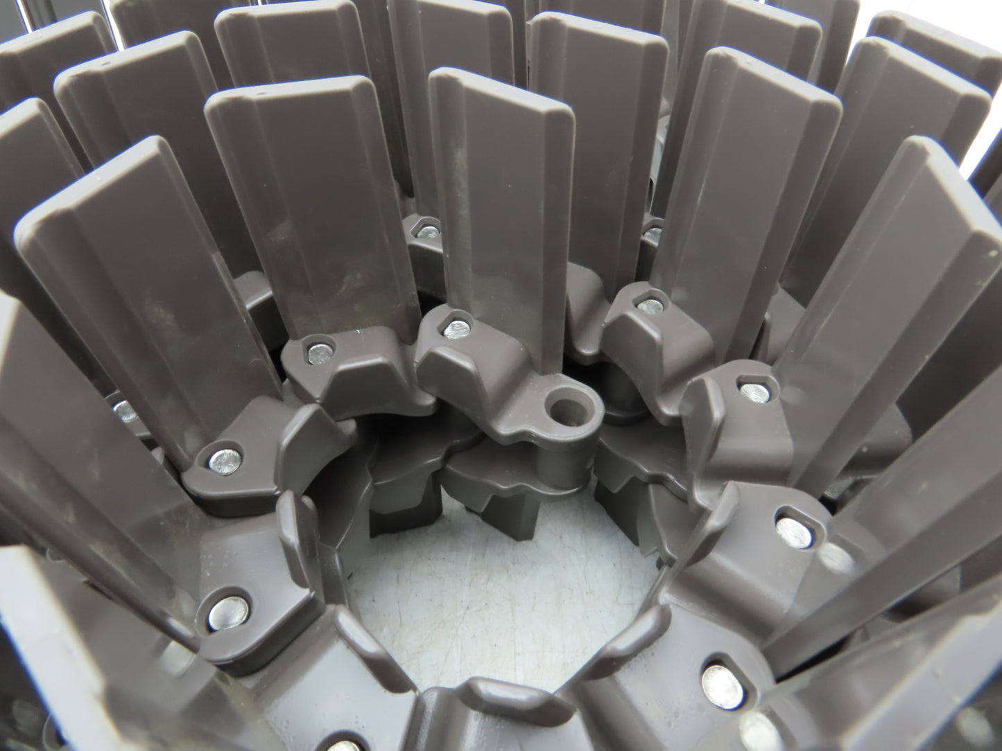 Regina FliteTop 882T TableTop Conveyor Chain 7.5"x 10' Side-Flexing Brown