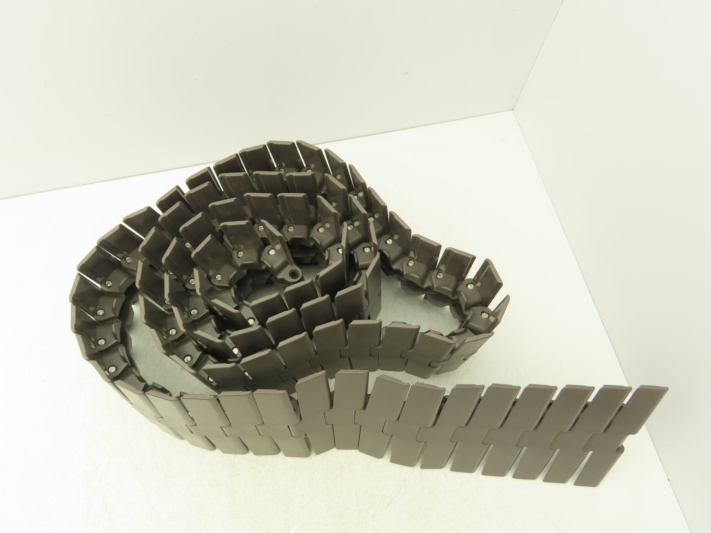 Regina FliteTop 882T TableTop Conveyor Chain 7.5"x 10' Side-Flexing Brown