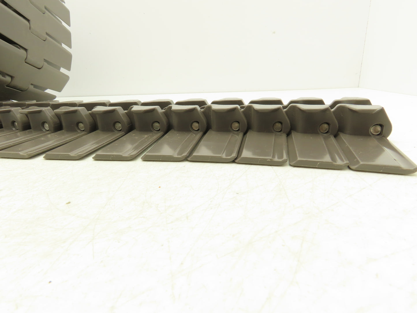 Regina FliteTop 882T TableTop Conveyor Chain 7.5"x 10' Side-Flexing Brown