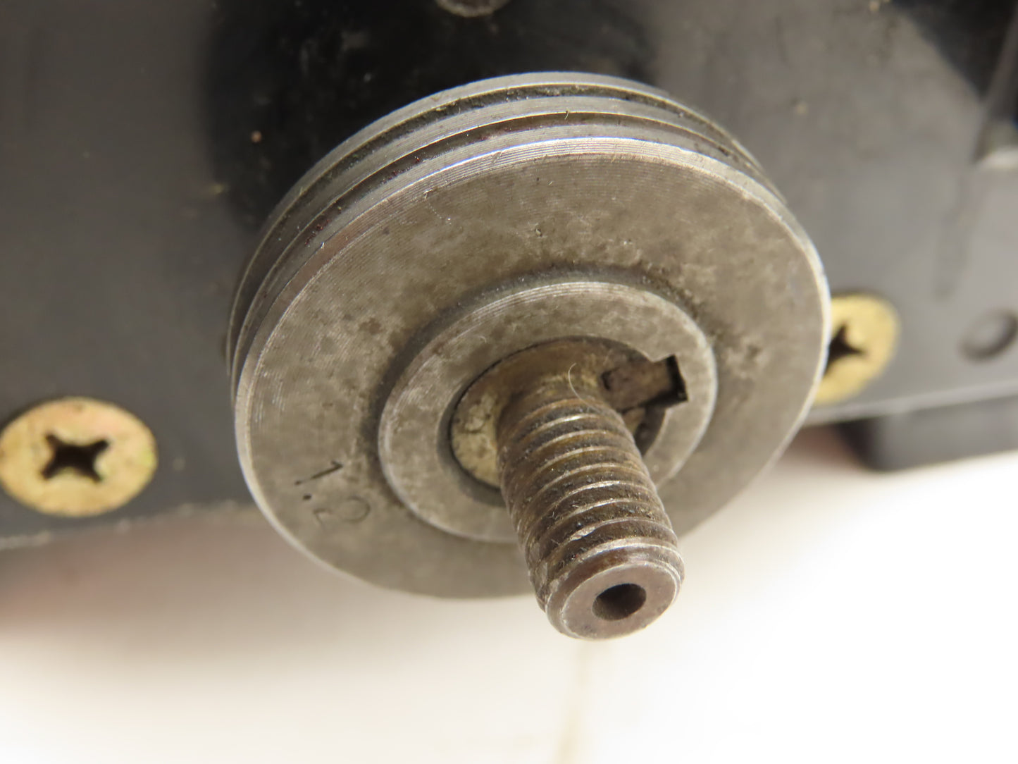 Yaskawa PMEE-12-KB31 Gearbox Wire Feed Unit 24VDC 144RPM 1/25 Ratio