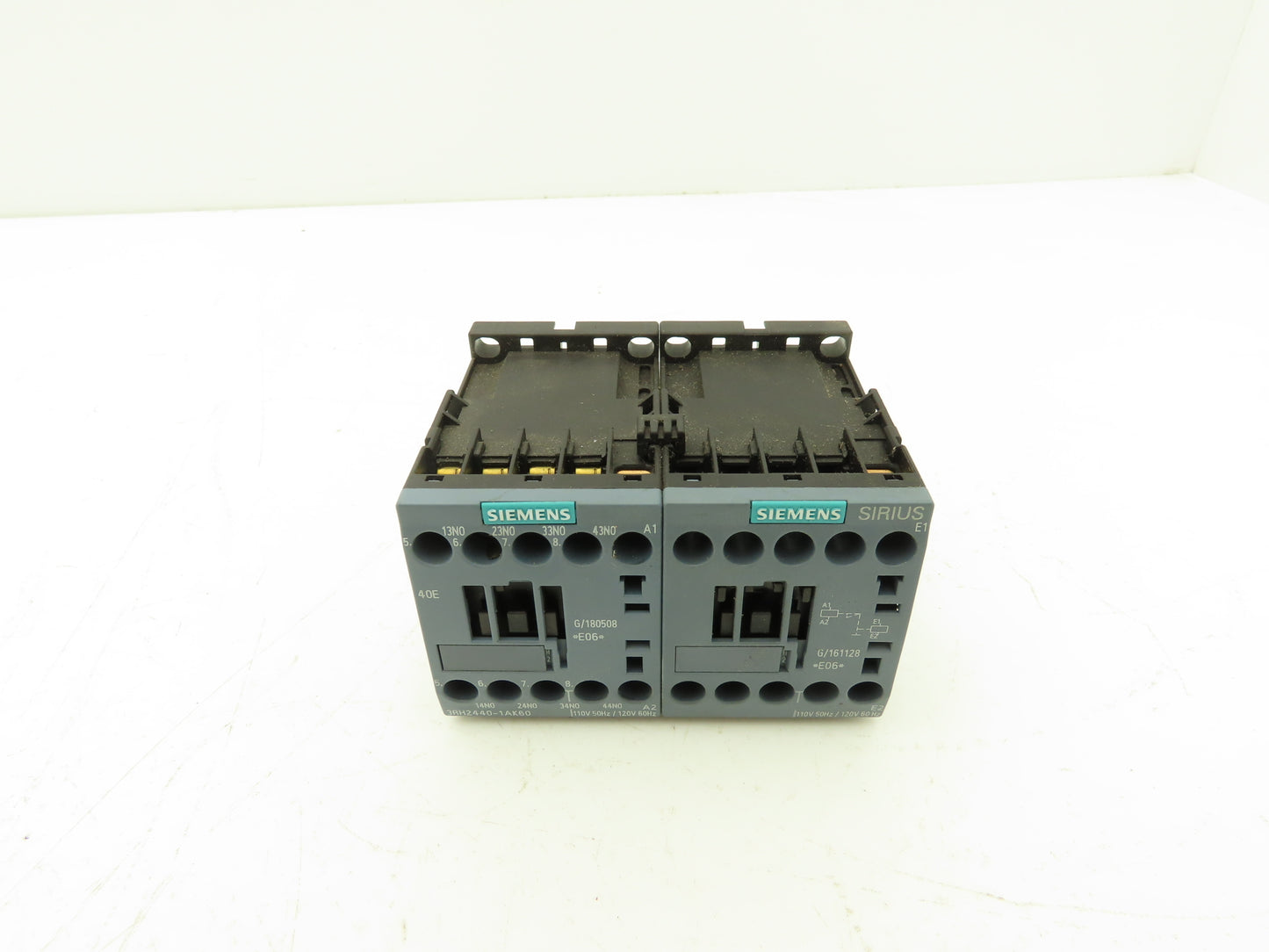 Siemens 3RH2440-1AK60 Latched Contactor Relay 4NO 110/120VAC Frame Size S00