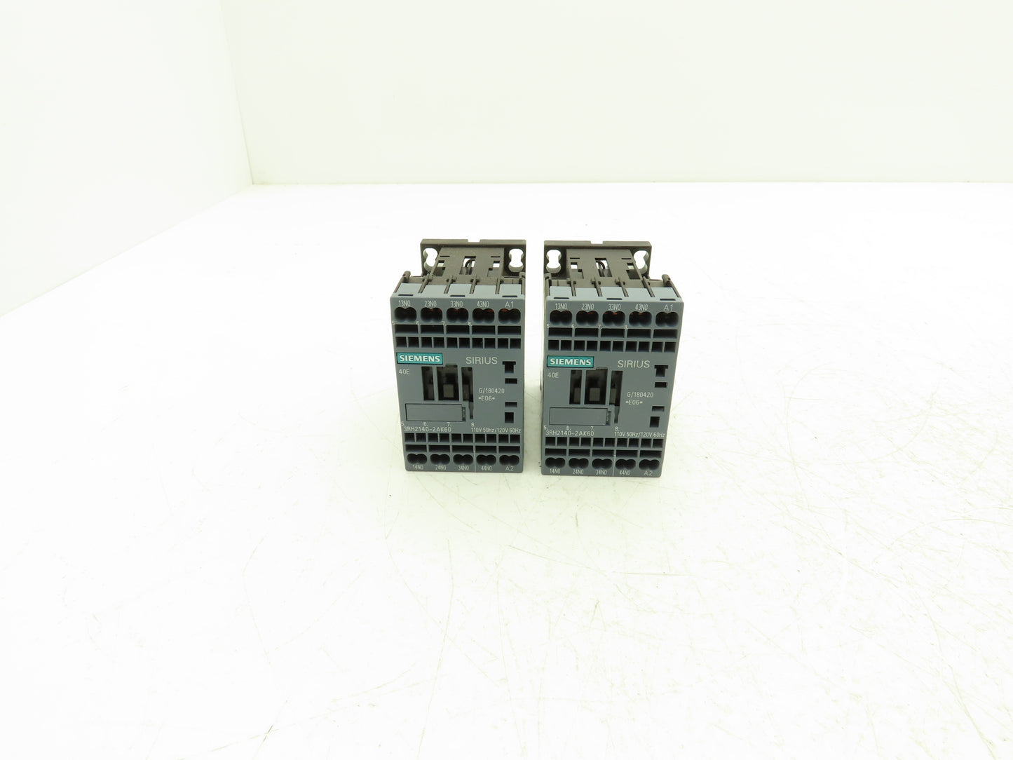 Siemens 3RH2140-2AK60 SIRIUS Contactor Relay 4NO 120VAC Size S00 Lot of 2