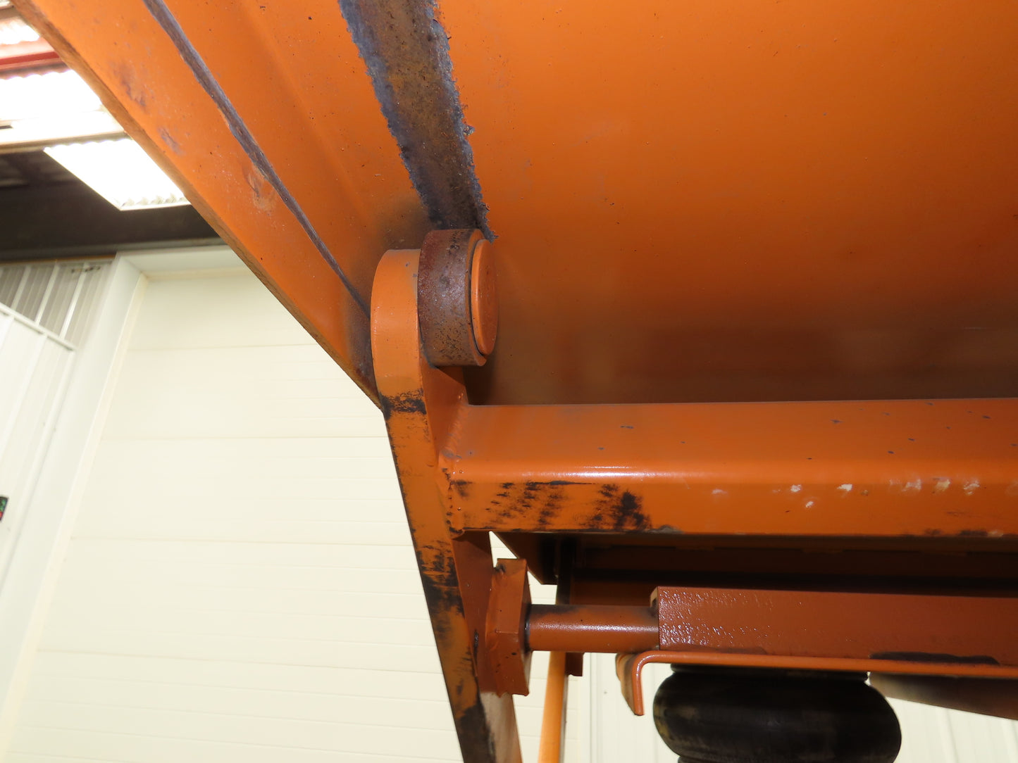 Airfloat Pneumatic Lift Tilt Table Tote Tipper 4000lbs 30° Degree 60x48" Top