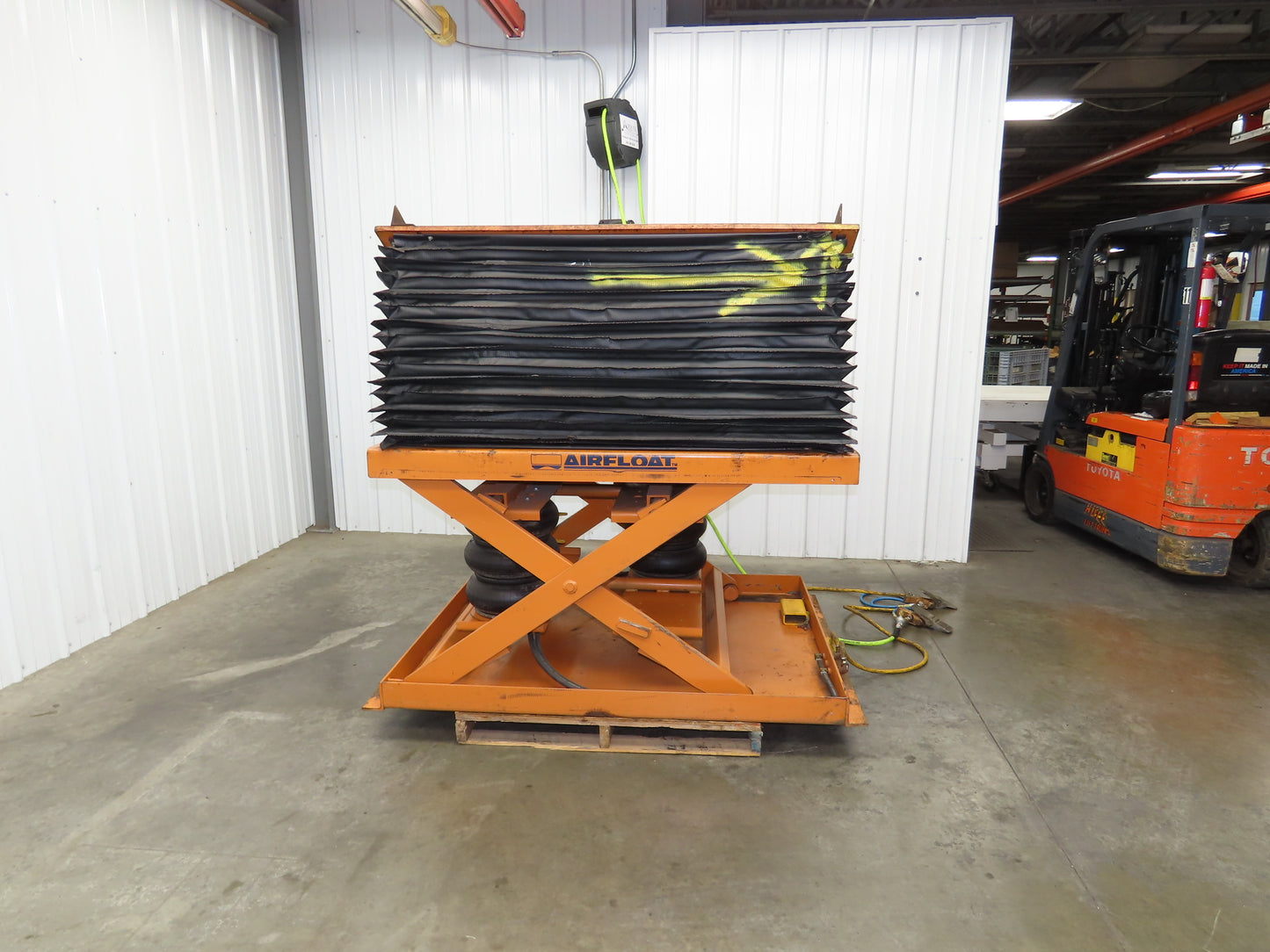 Airfloat Pneumatic Lift Tilt Table Tote Tipper 4000lbs 30° Degree 60x48" Top