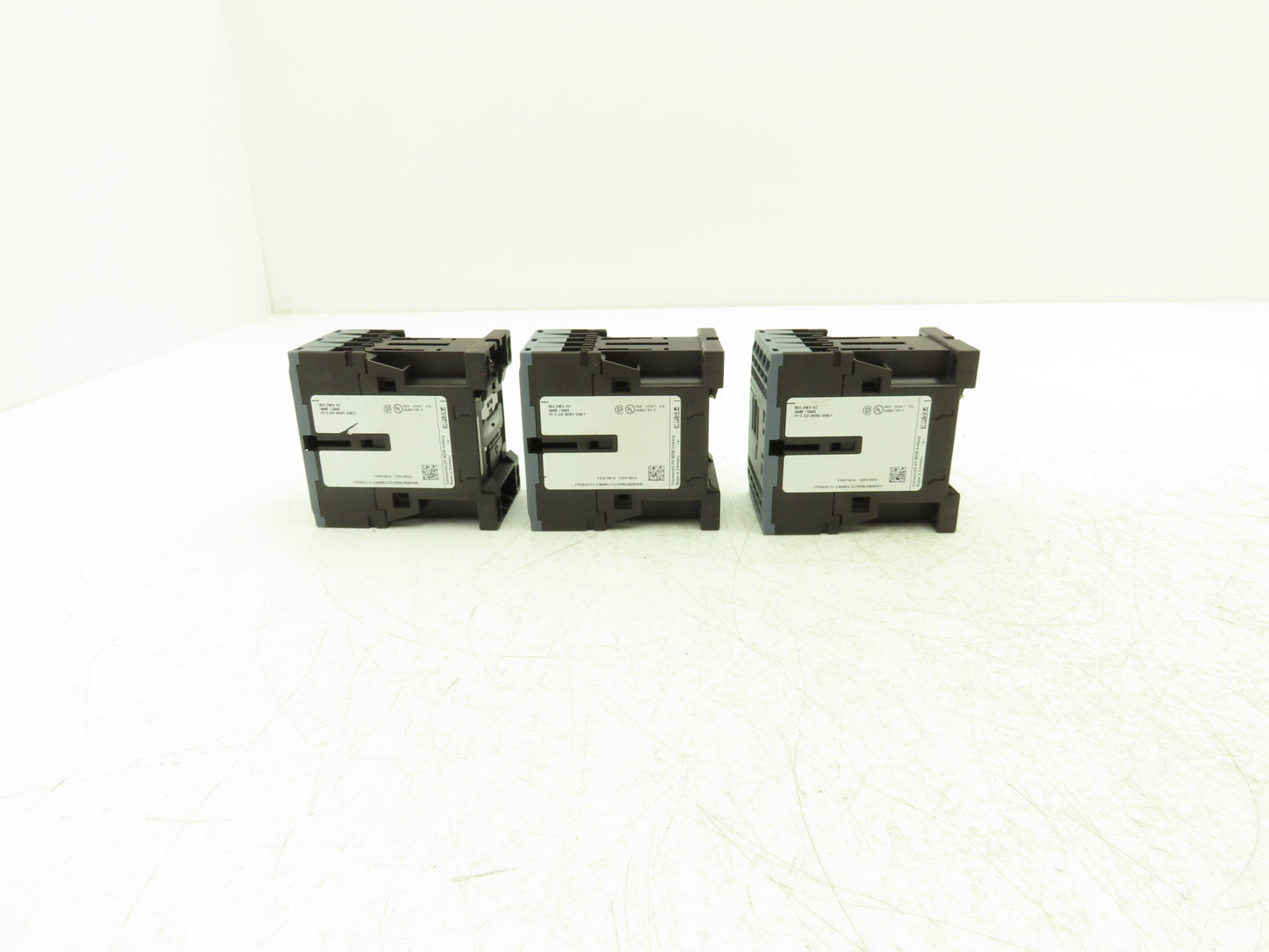 Siemens 3RH2131-2AK60 SIRIUS Contactor Relay 3NO + 1NC 120VAC Size S00 Lot of 3