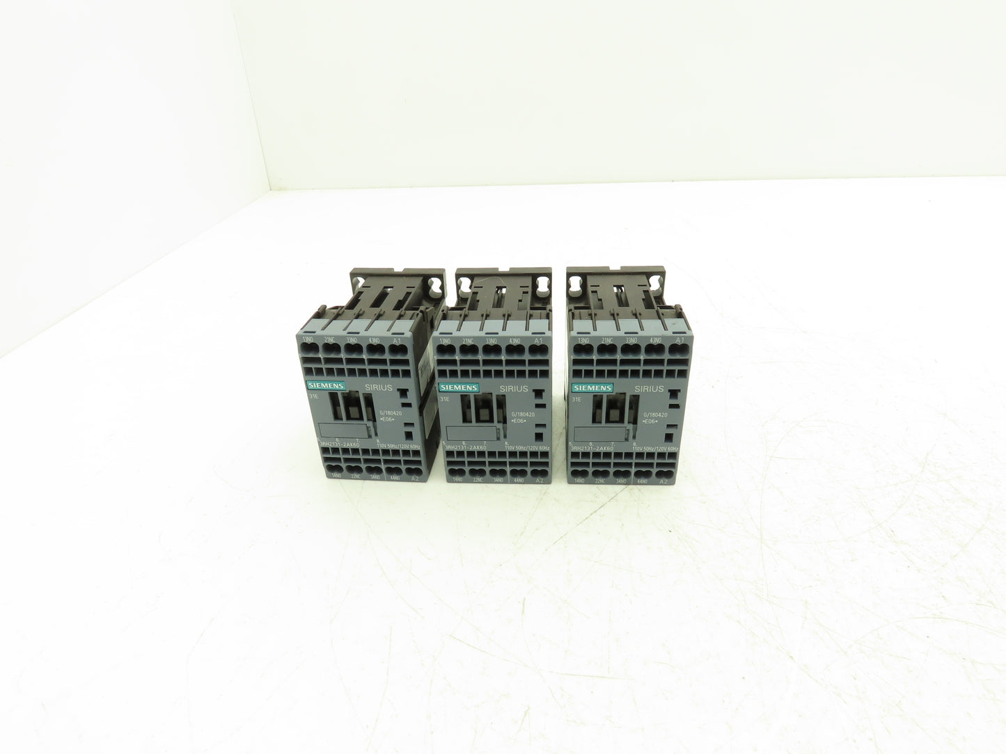 Siemens 3RH2131-2AK60 SIRIUS Contactor Relay 3NO + 1NC 120VAC Size S00 Lot of 3