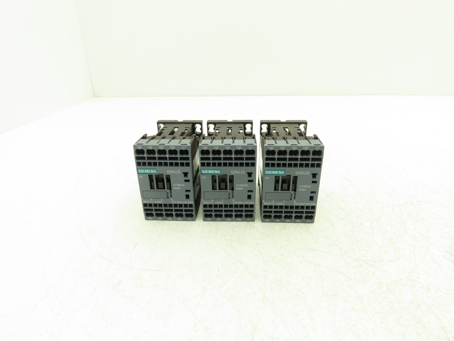 Siemens 3RH2131-2AK60 SIRIUS Contactor Relay 3NO + 1NC 120VAC Size S00 Lot of 3