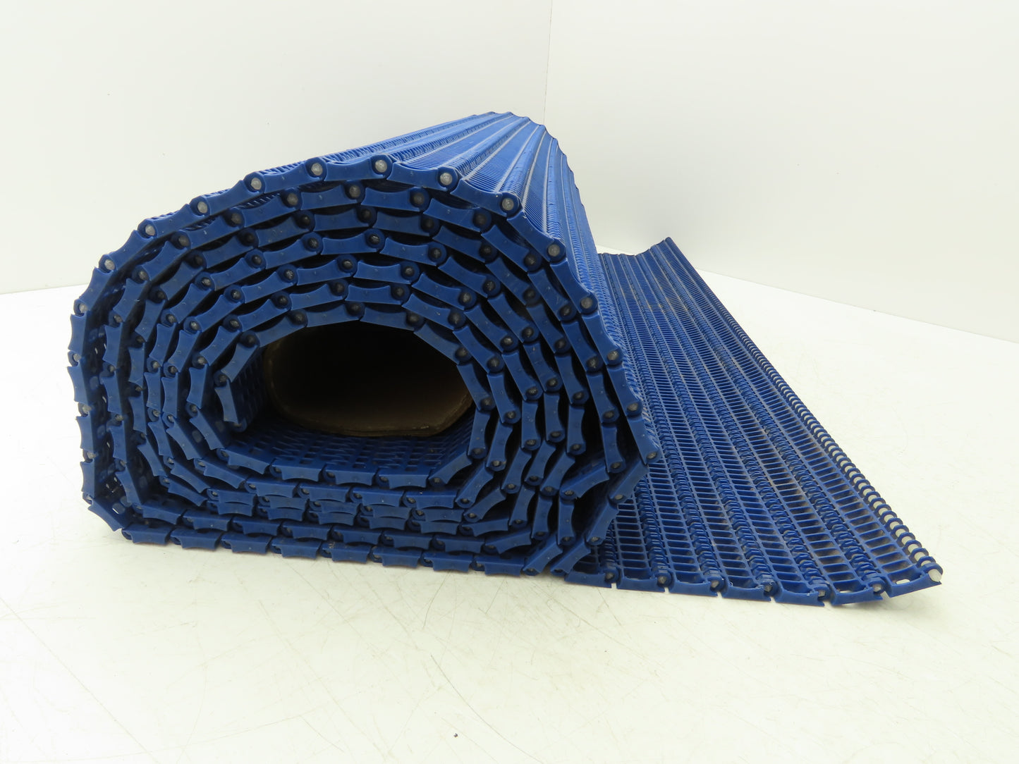 Intralox 900 Series Flush Open Grid Plastic Conveyor Belt 755mm x 12' 5" Blue