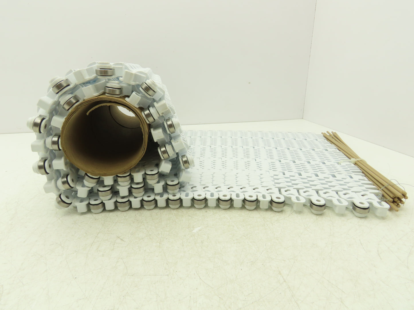 Intralox Open Grid Radius Curve Conveyor Belt 15"W x 60"L White w/Edge Bearings