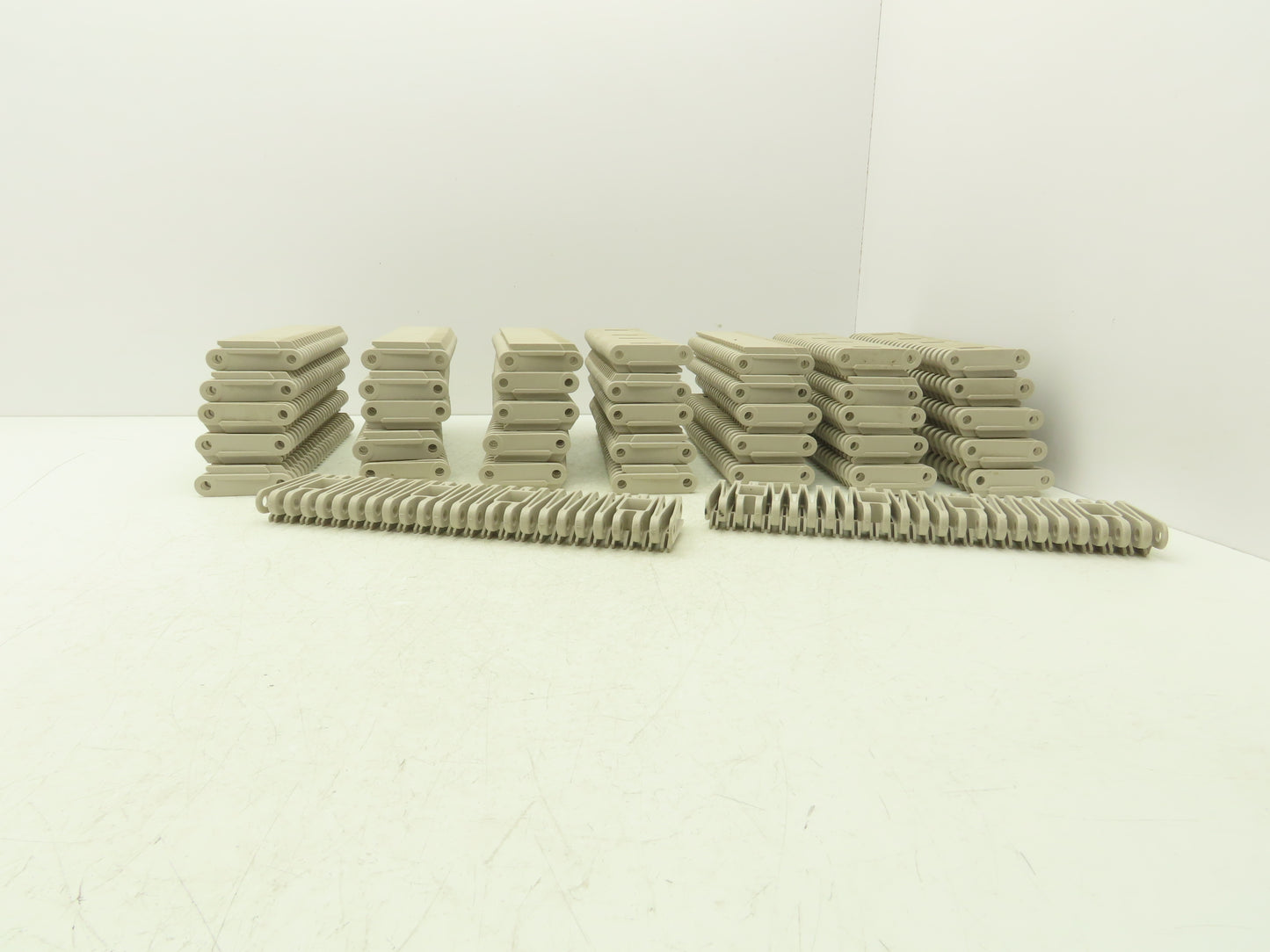 Rexnord 5997 MatTop Raised Rib Plastic Conveyor Belt Chain 12"W x 86"L 37 Links