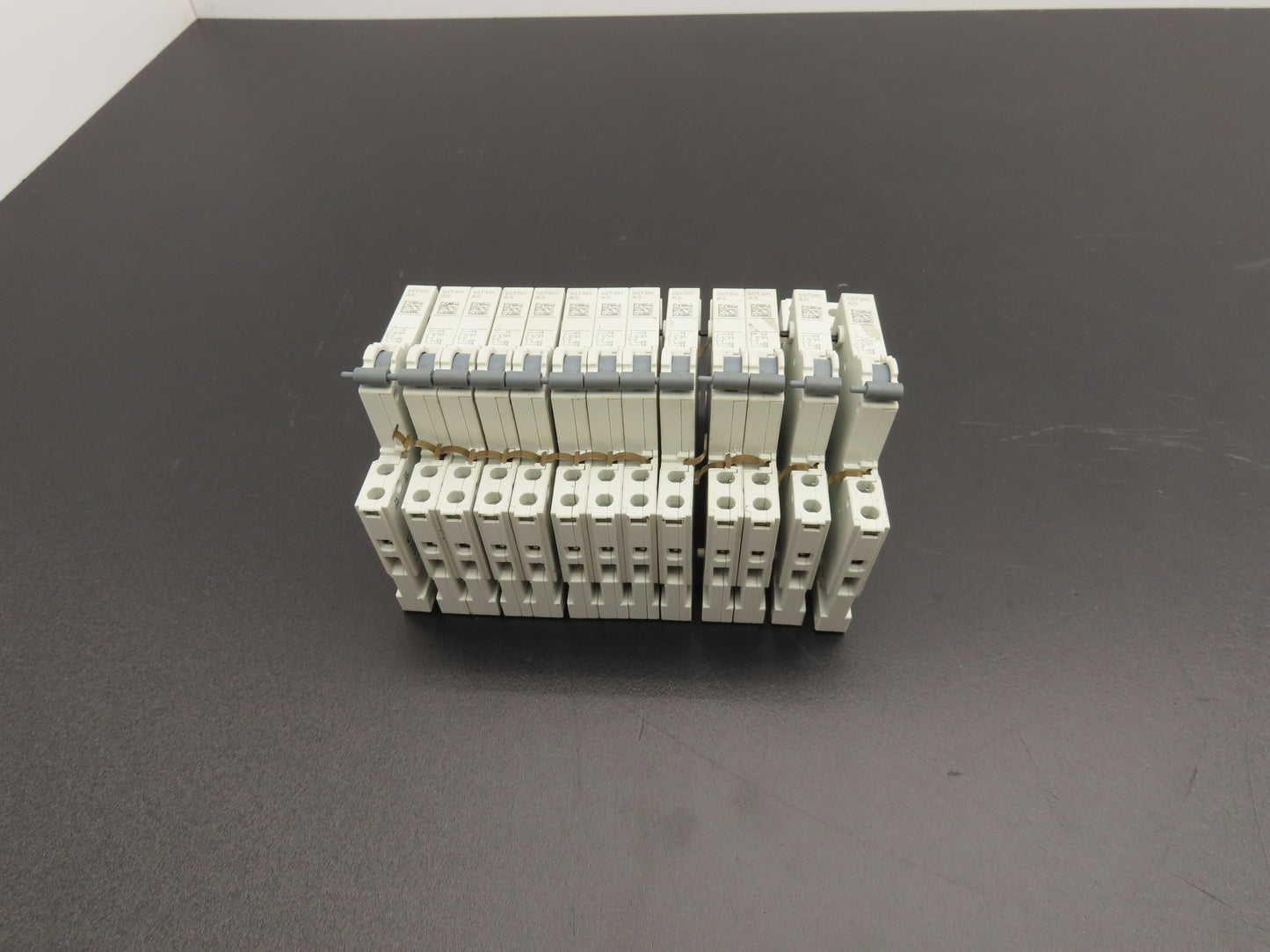 Siemens 5ST3010 Sentron Miniature Circuit Breaker Auxiliary Switch Lot of 13