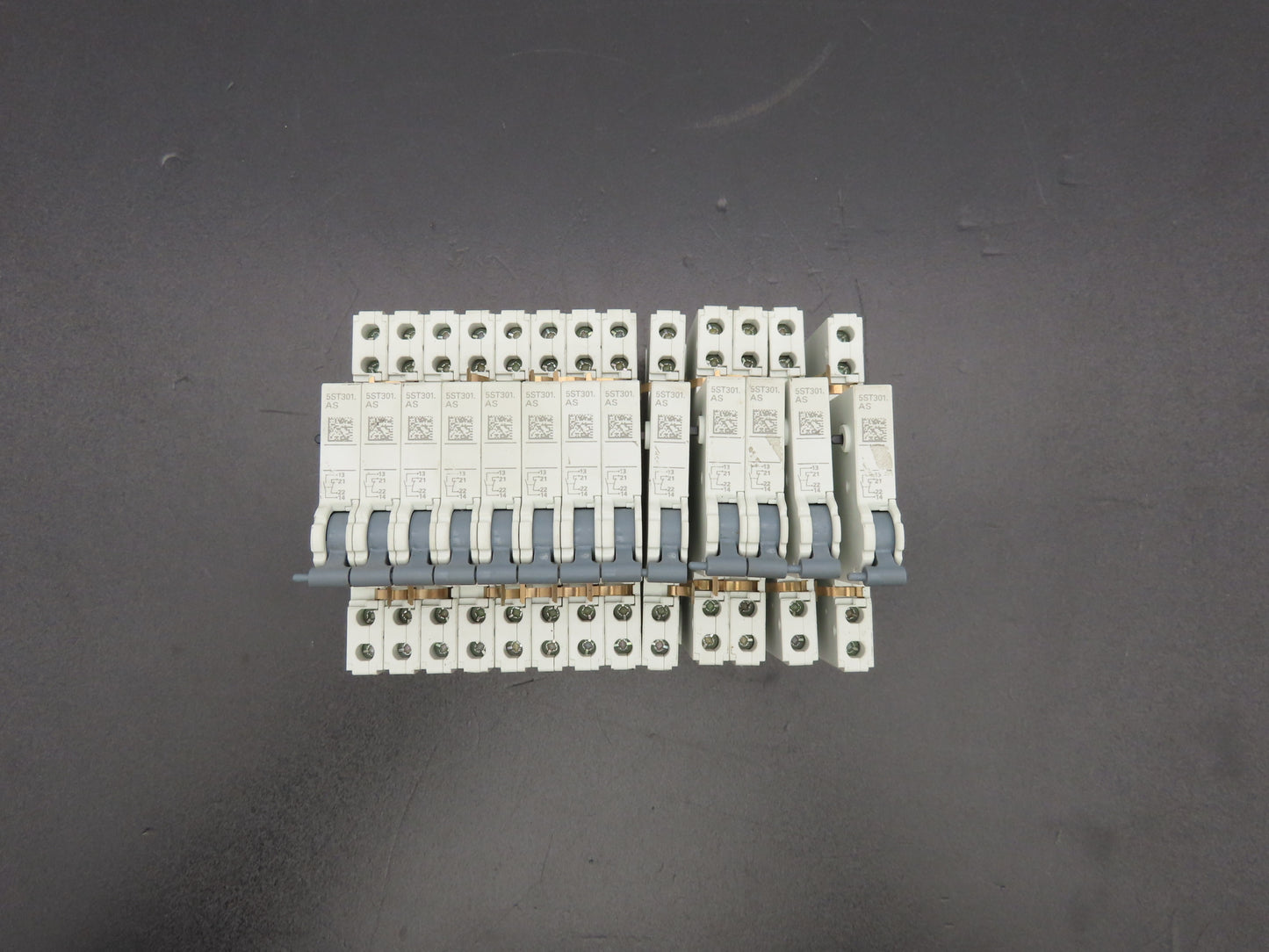 Siemens 5ST3010 Sentron Miniature Circuit Breaker Auxiliary Switch Lot of 13