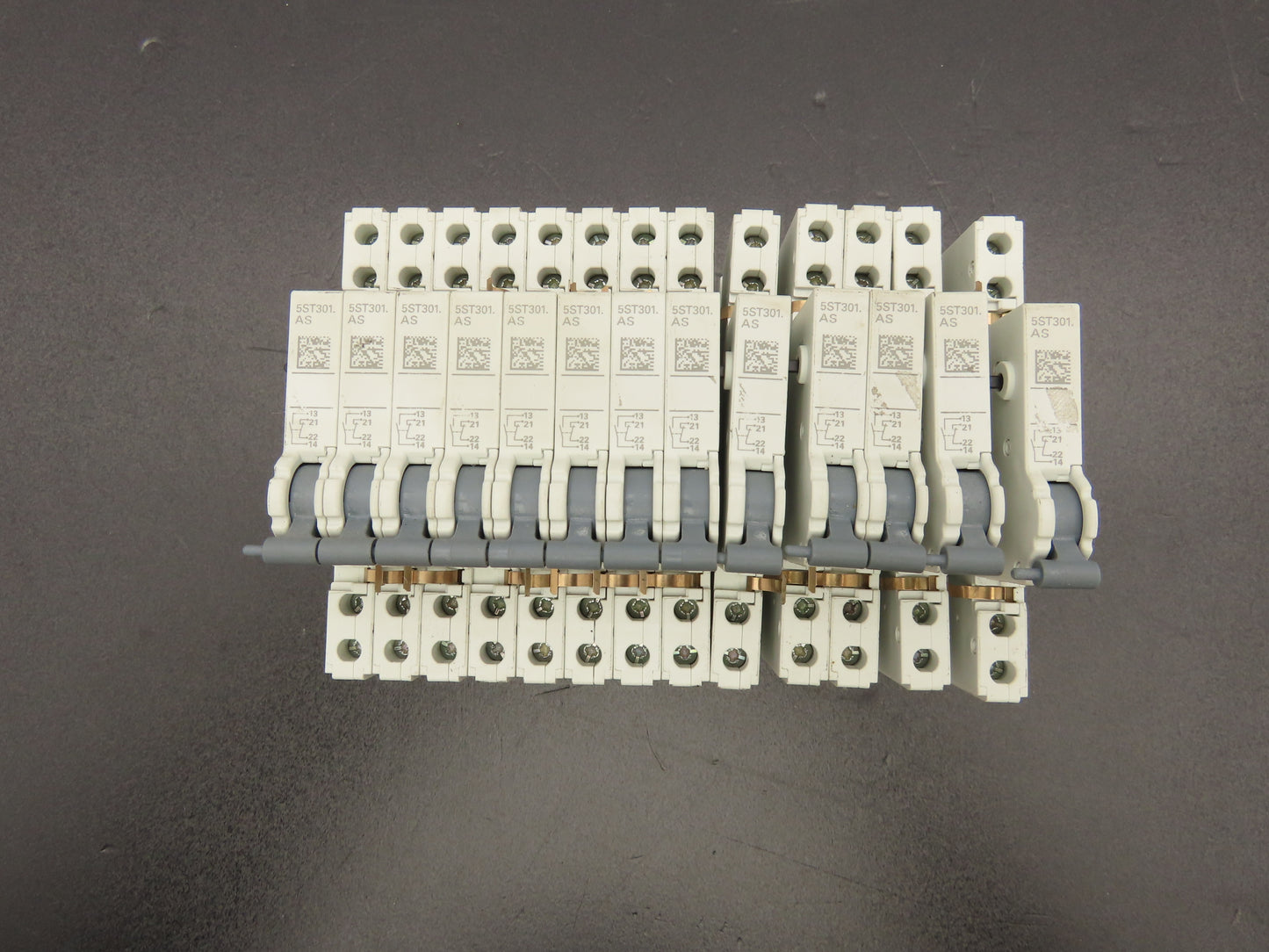 Siemens 5ST3010 Sentron Miniature Circuit Breaker Auxiliary Switch Lot of 13