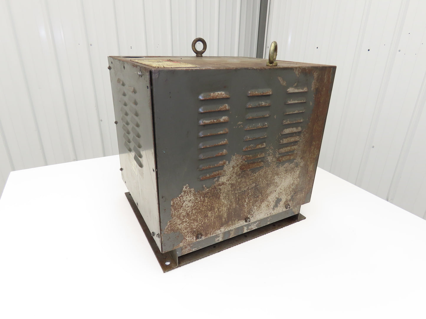 Olson 11690 Stepdown Power Transformer 36.5kva 3Ph HV 210-480 LV 220Y