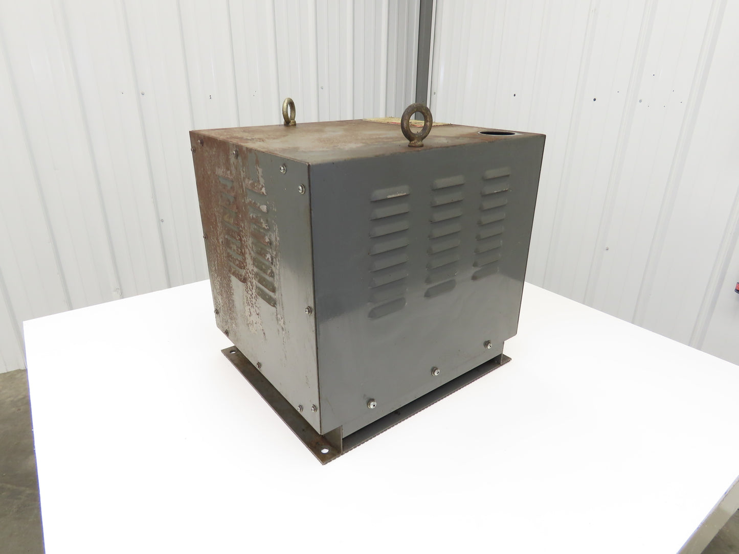 Olson 11690 Stepdown Power Transformer 36.5kva 3Ph HV 210-480 LV 220Y
