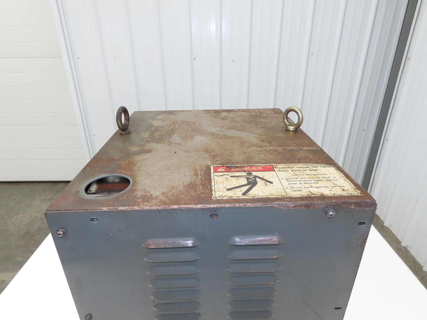 Olson 11690 Stepdown Power Transformer 36.5kva 3Ph HV 210-480 LV 220Y