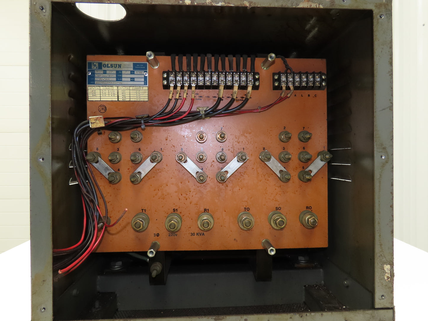 Olson 11690 Stepdown Power Transformer 36.5kva 3Ph HV 210-480 LV 220Y