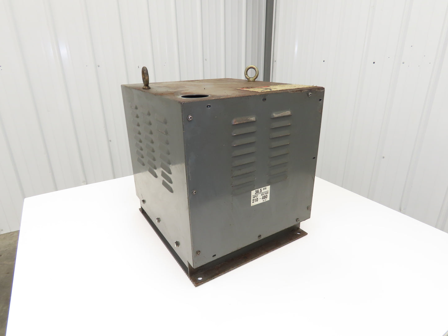 Olson 11690 Stepdown Power Transformer 36.5kva 3Ph HV 210-480 LV 220Y