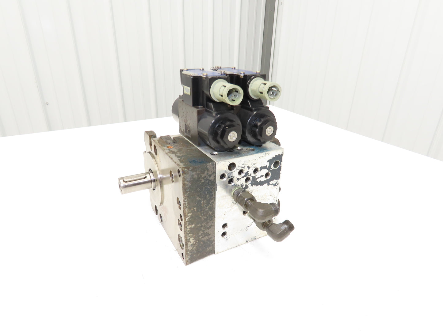 Nippon Gerotor 25604835 Hydraulic Index Motor W Solenoid Control Valves 1" Shaft