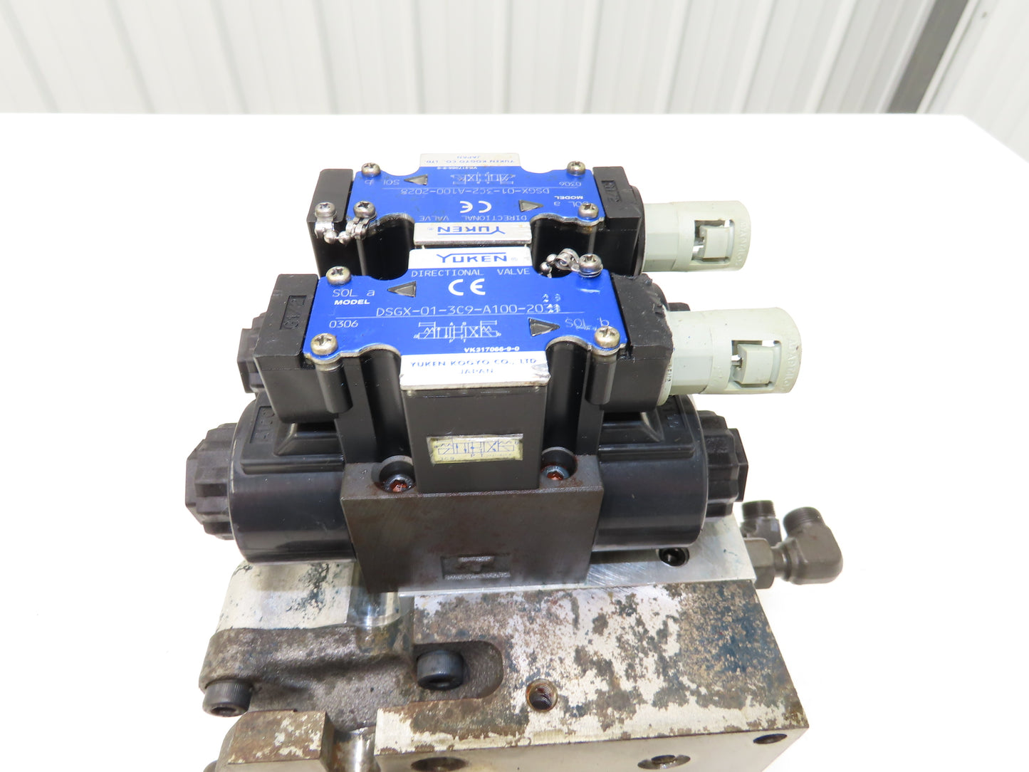 Nippon Gerotor 25604835 Hydraulic Index Motor W Solenoid Control Valves 1" Shaft