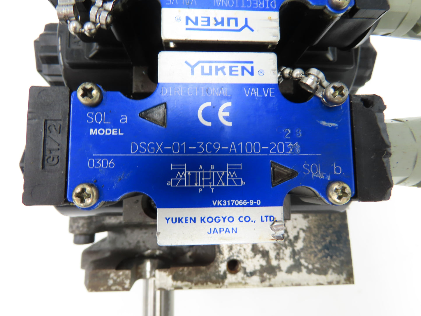 Nippon Gerotor 25604835 Hydraulic Index Motor W Solenoid Control Valves 1" Shaft