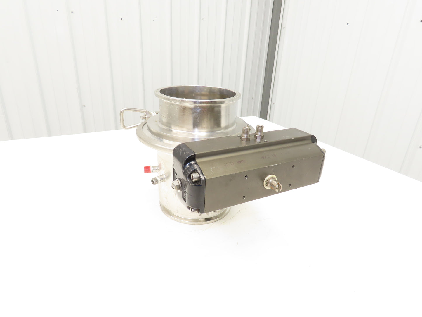 Bulling Metal Works 304-CCS Stainless Butterfly Valve 6" Tri-Clamp w/Actuator