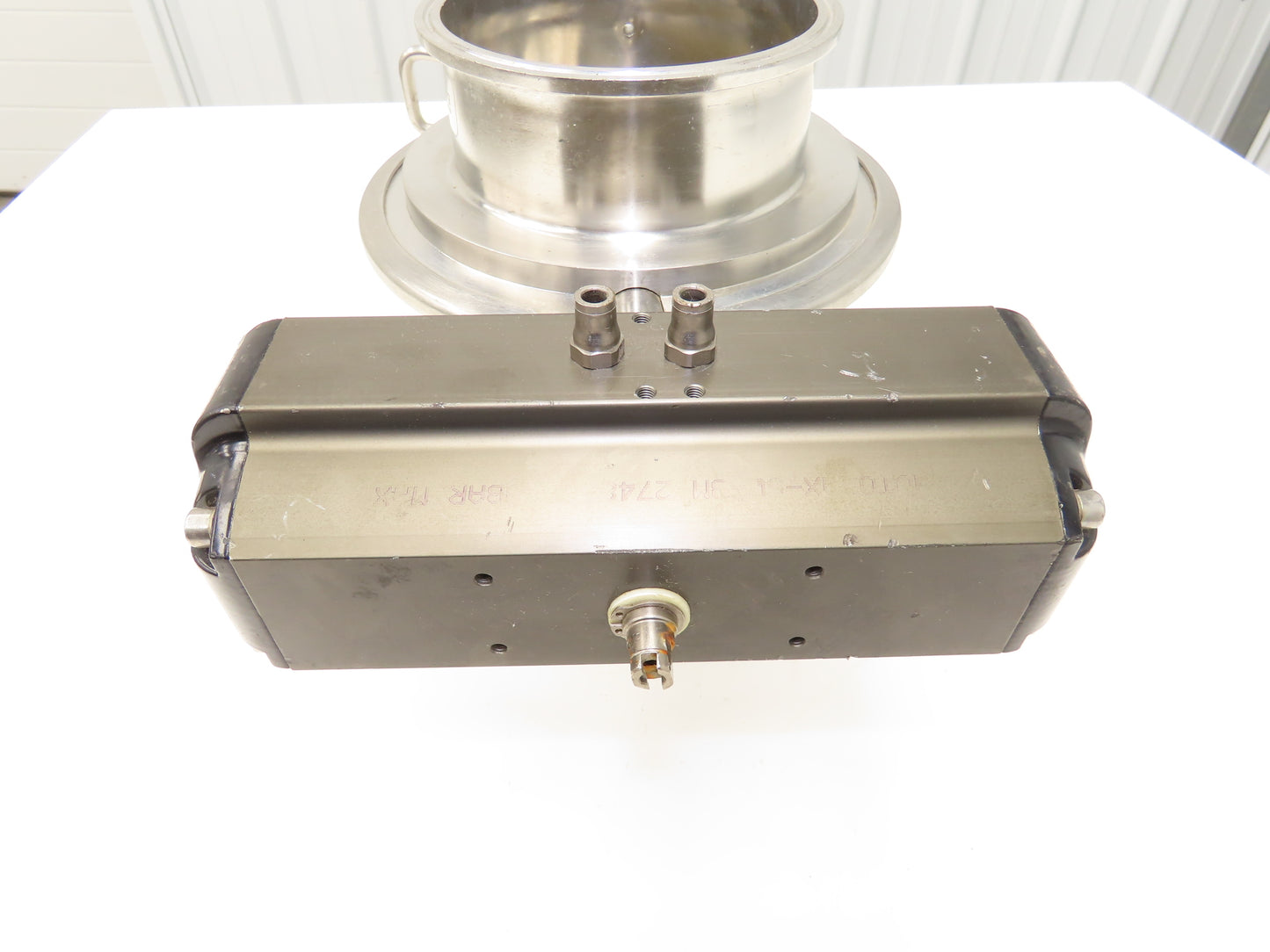 Bulling Metal Works 304-CCS Stainless Butterfly Valve 6" Tri-Clamp w/Actuator