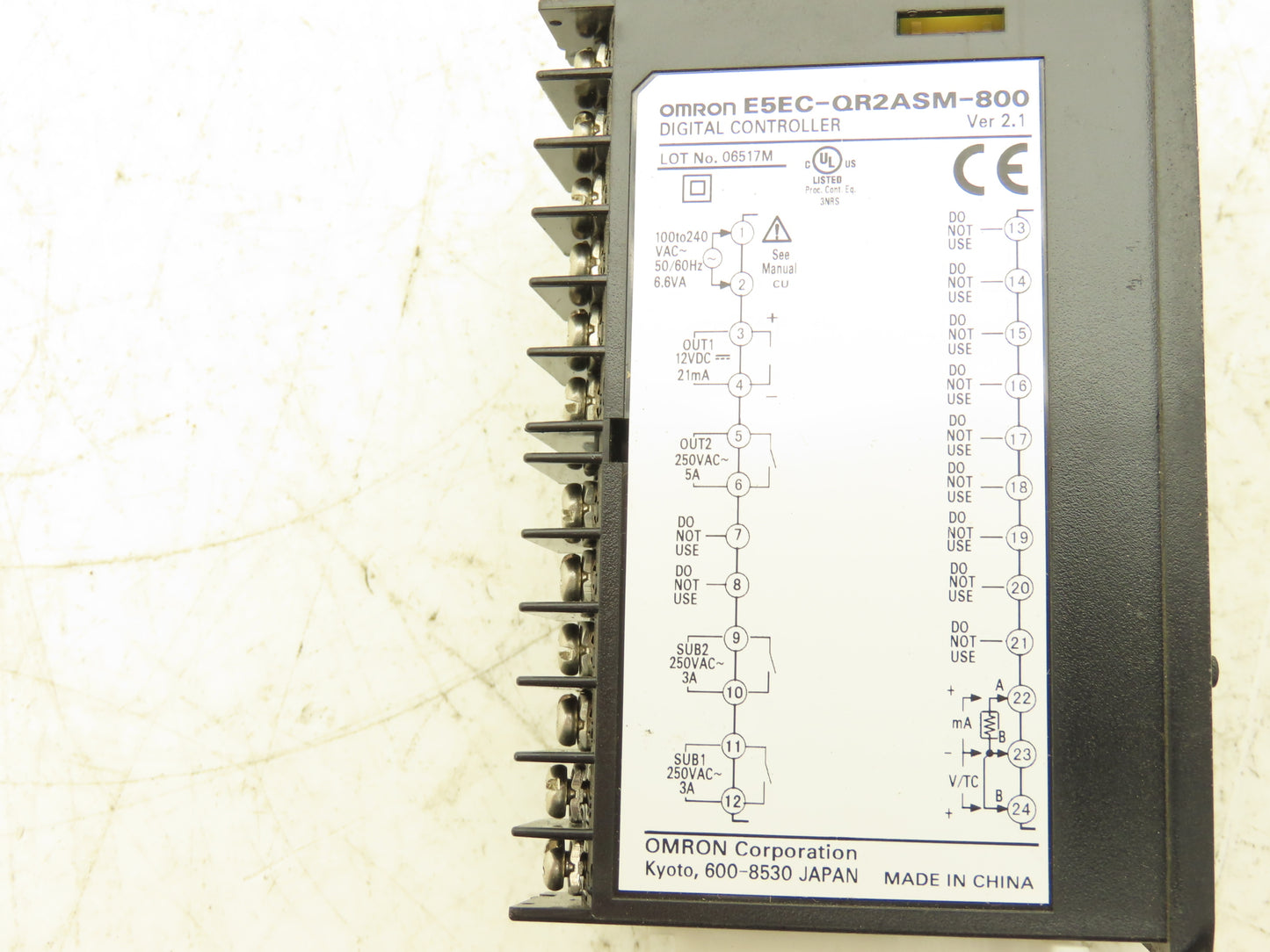 Omron E5EC-QR2ASM-800 Digital Temperature Controller 250VAC Ver 2.1 Lot of 4
