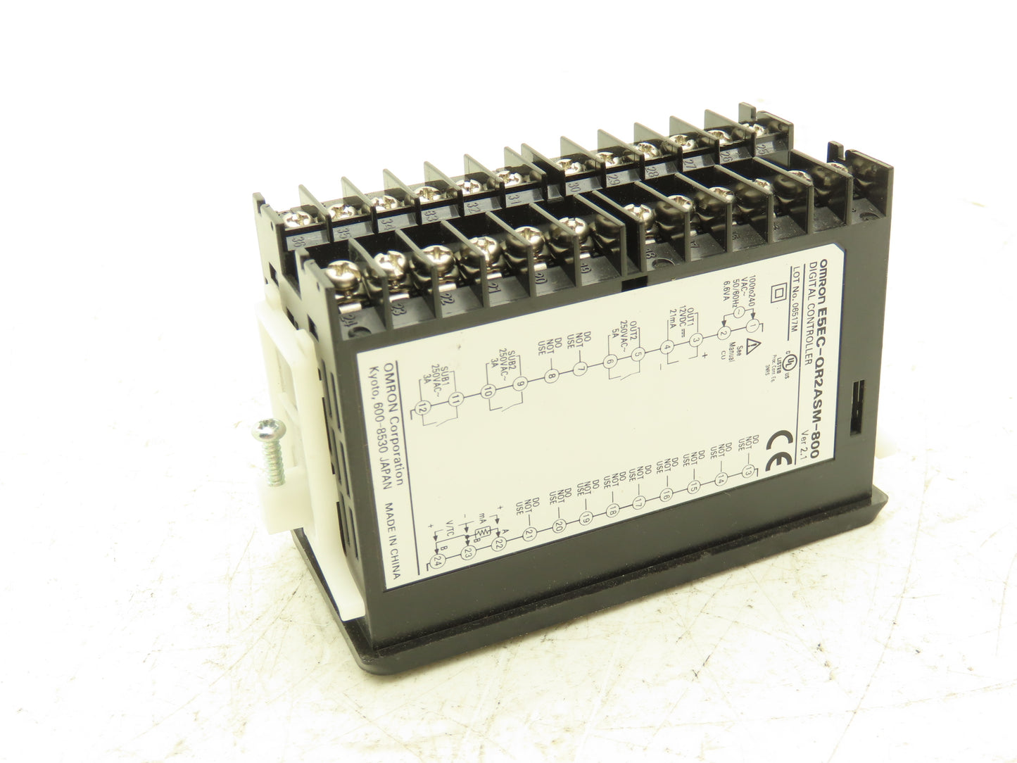 Omron E5EC-QR2ASM-800 Digital Temperature Controller 250VAC Ver 2.1 Lot of 4