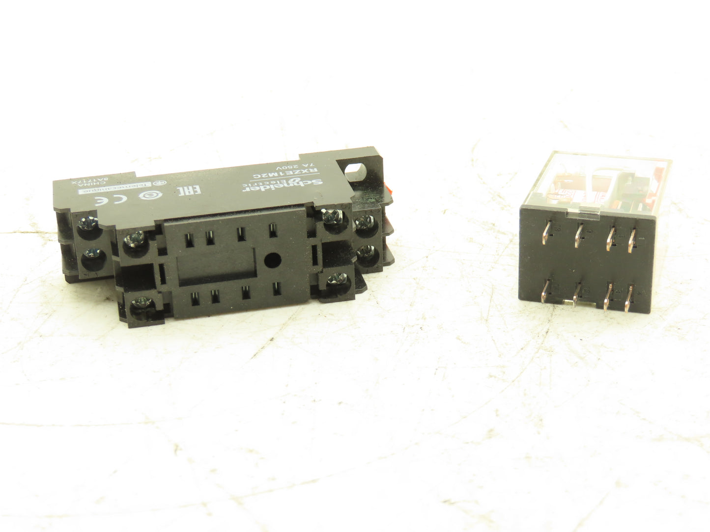 Omron MY2N-GS Relay 8-Pin 2 Pole LED Indicator 220/240VAC Coil w/ Base Lot of 42