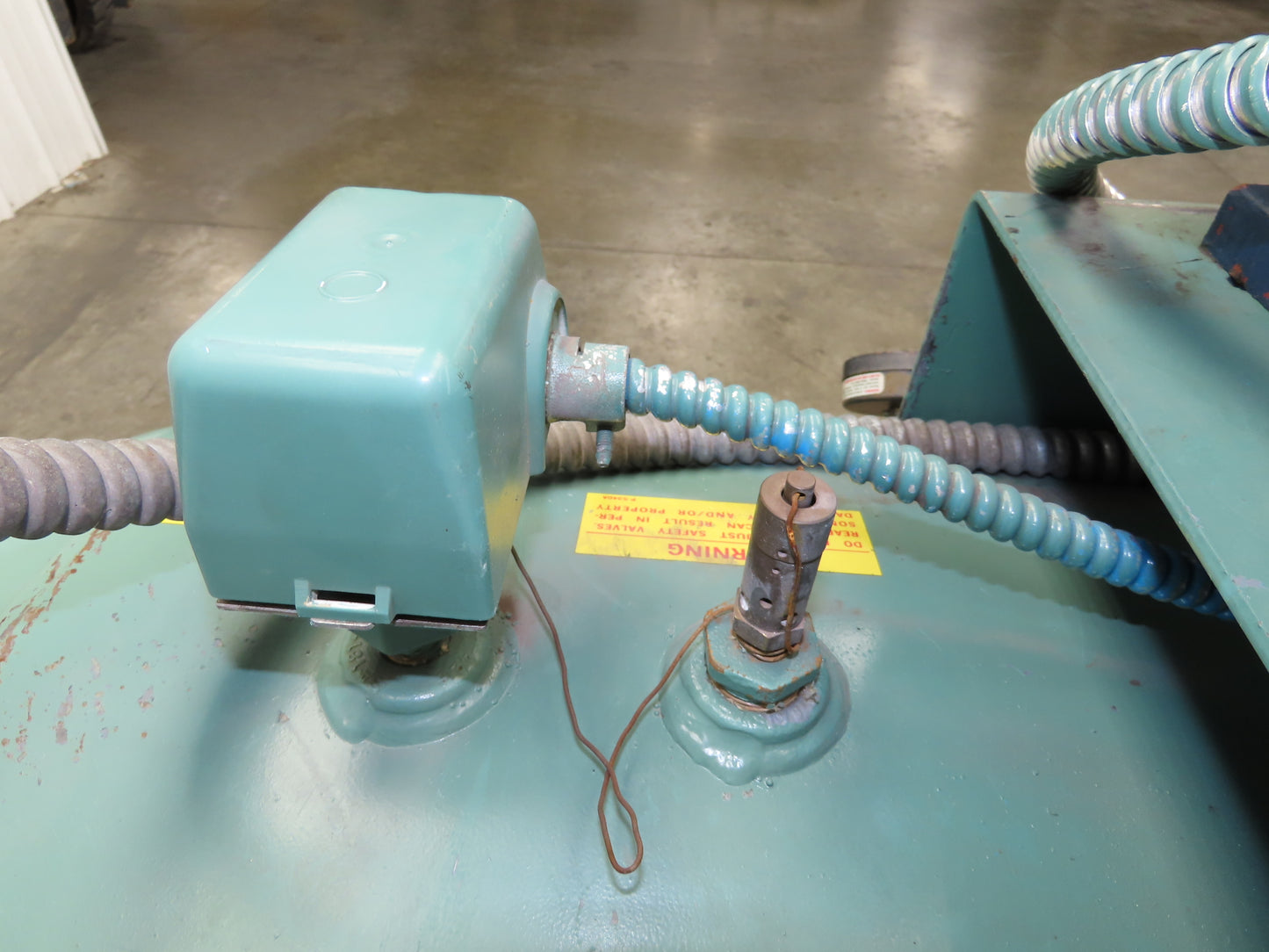 Champion HR10-12 Piston Air Compressor Pump 33CFM 25Hp 230/460V 3Ph 120G Tank