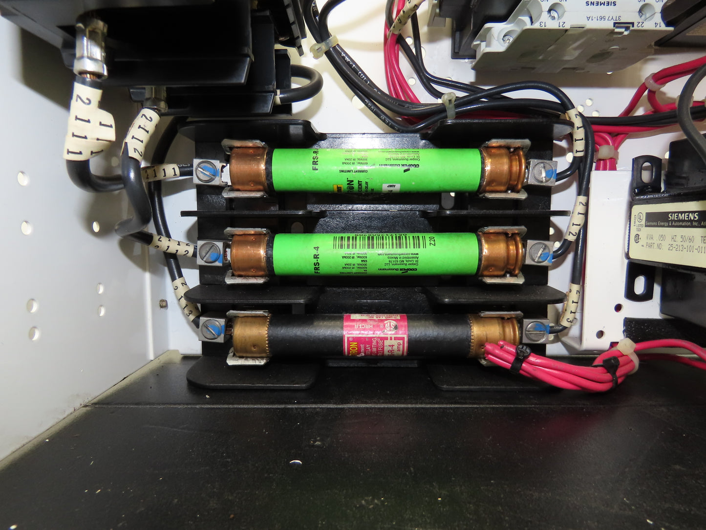 Siemens 32-89258 Combination Bucket Breaker MCC Starter Fused 600VAC 10HP 3Ph