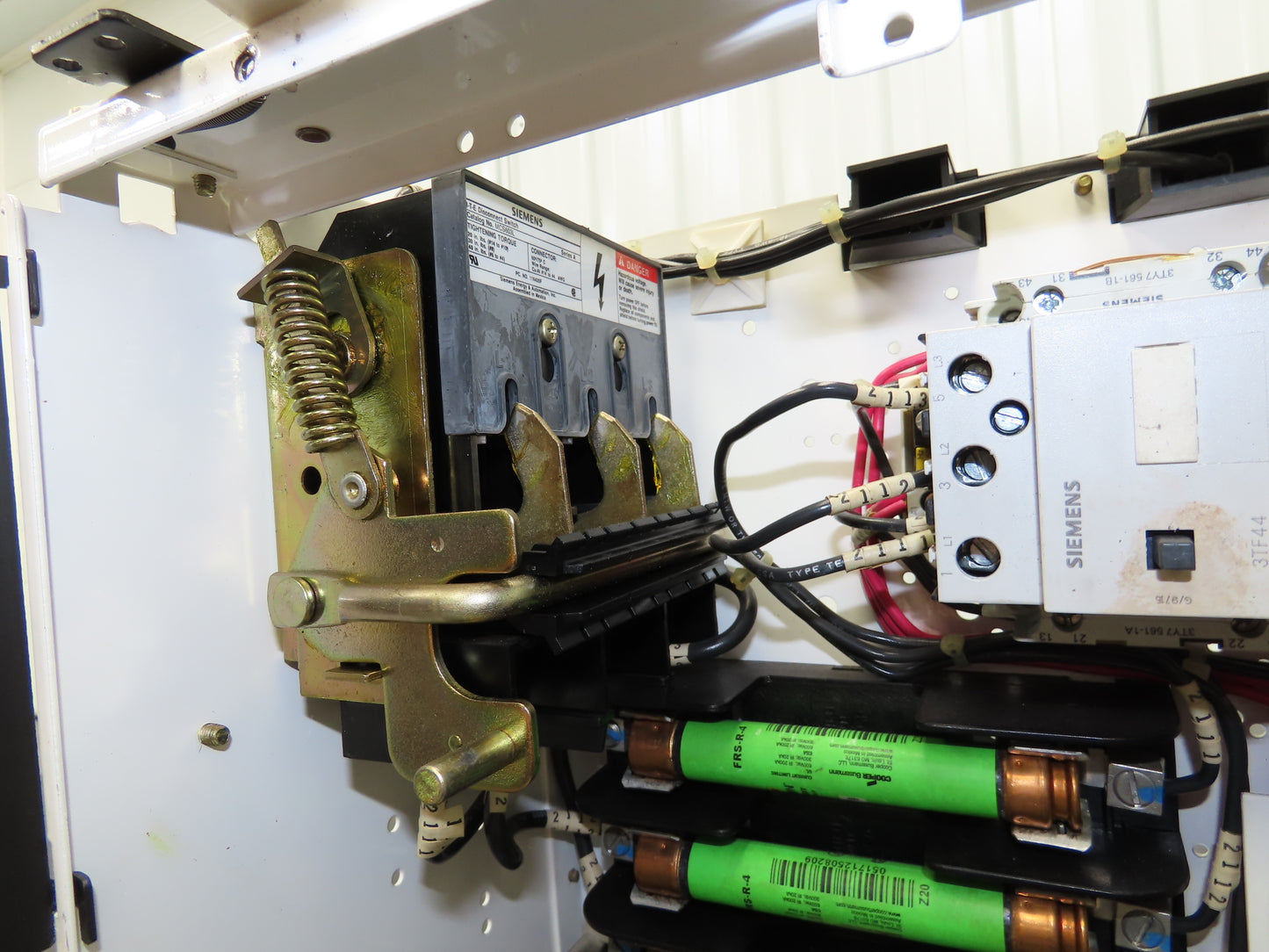 Siemens 32-89258 Combination Bucket Breaker MCC Starter Fused 600VAC 10HP 3Ph