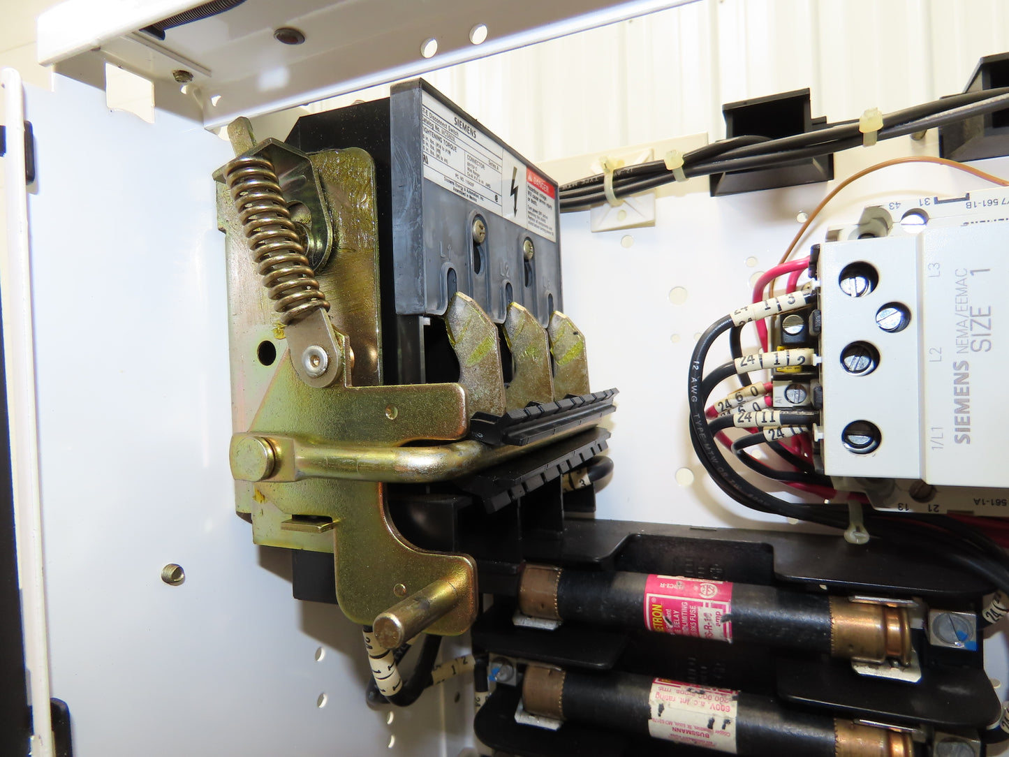 Siemens 32-89258 Combination Bucket Breaker MCC Starter Fused 600VAC 10HP 3Ph