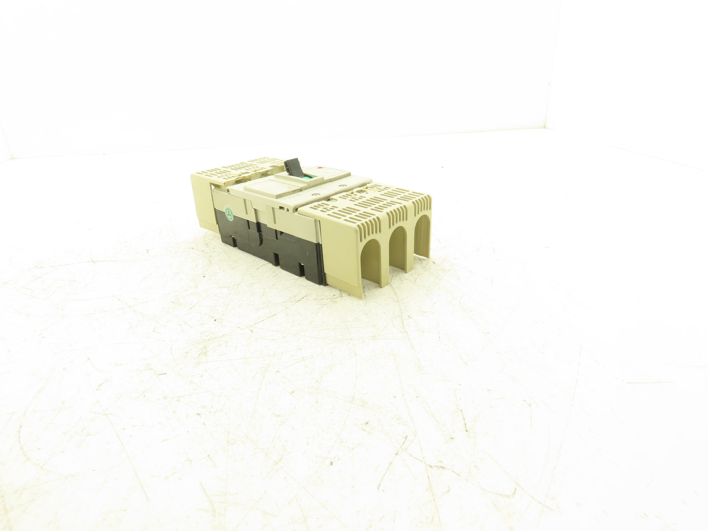 Mitsubishi Electric NF250-CW 150A Molded Case Circuit Breaker 600V 3PH w/ Guards