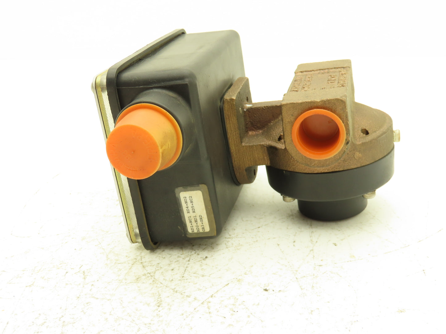 Universal Flow Monitors WVS6GM-6-A3WR-PC5-4.5D Flow Meter 6 GPM 3/4"NPT Bronze