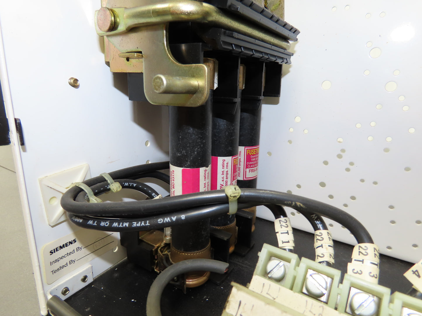 Siemens 30-89258 Bucket MCC Fused Motor Disconnect With 600V 50A Fuses