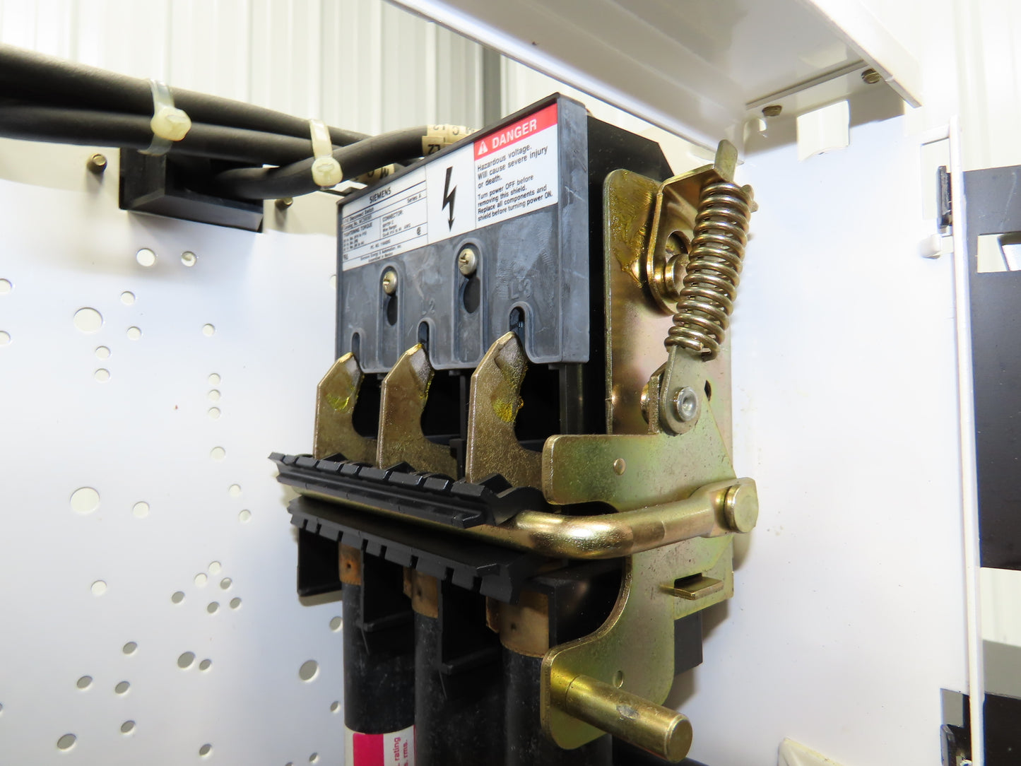 Siemens 30-89258 Bucket MCC Fused Motor Disconnect With 600V 50A Fuses