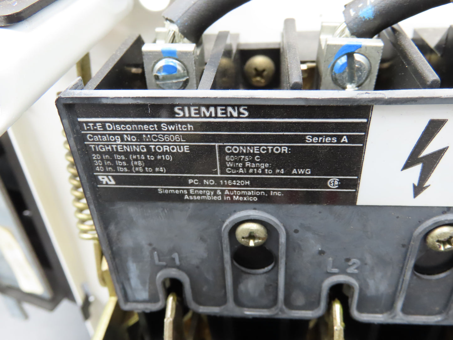 Siemens 30-89258 Bucket MCC Fused Motor Disconnect With 600V 50A Fuses