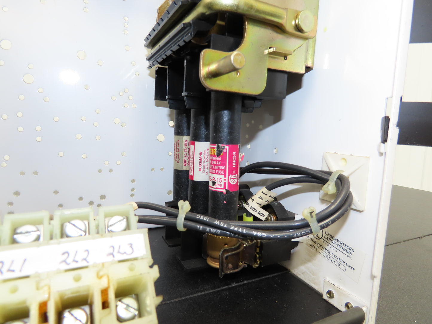 Siemens MCS603 Bucket MCC Fused Motor Disconnect With 600V Fuses One Missing