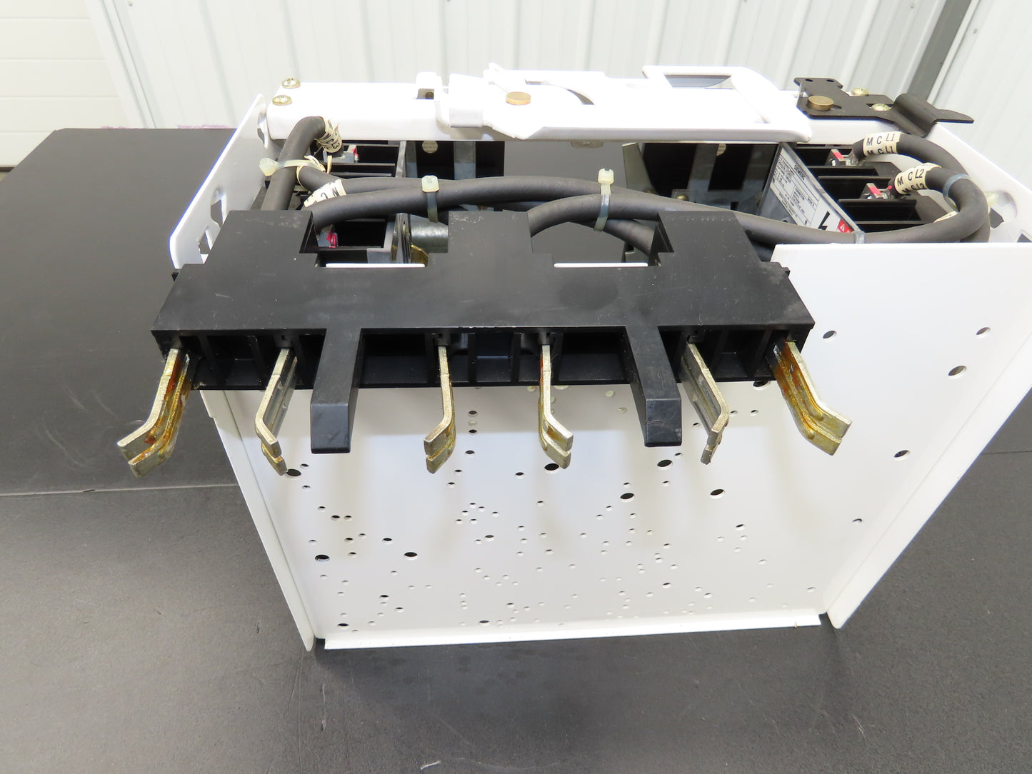 Siemens MCS603 Bucket MCC Fused Motor Disconnect With 600V Fuses One Missing
