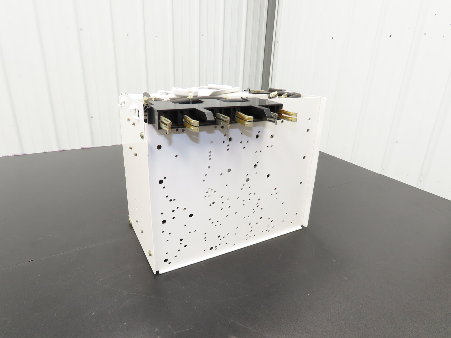 Siemens MCS603 Bucket MCC Fused Motor Disconnect With 600V Fuses One Missing
