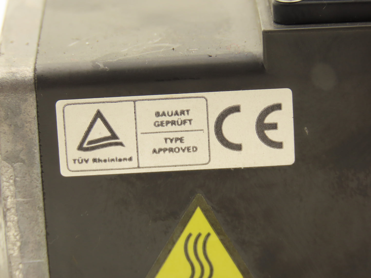 Mitsubishi Electric HF-KP13B Servo Motor w/Brake 106V 3PH 100W 3000 RPM