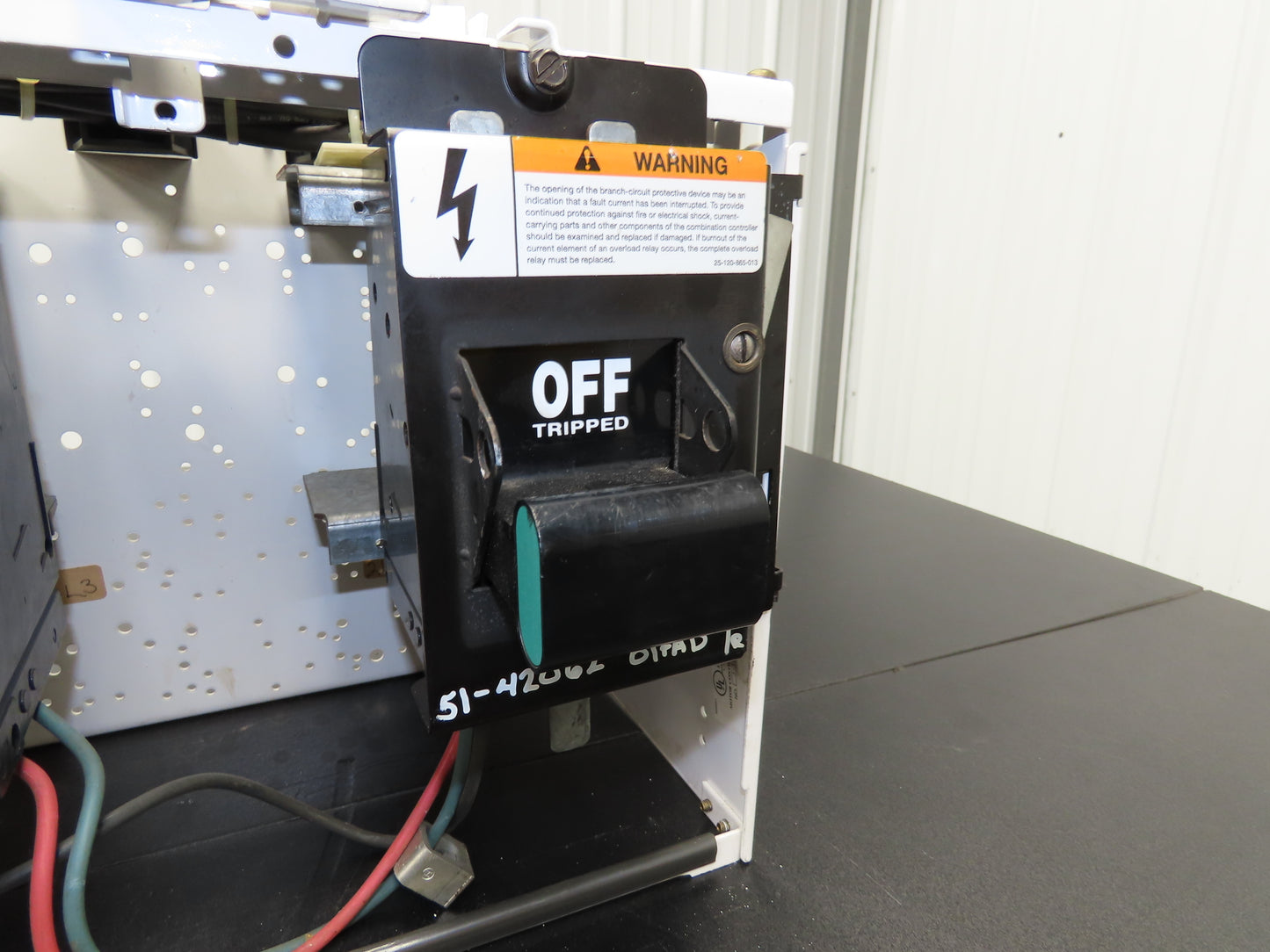 Siemens 51-42062 Bucket Two Breaker MCC 400/600VAC 15/30A 3 Pole 3Ph *Read