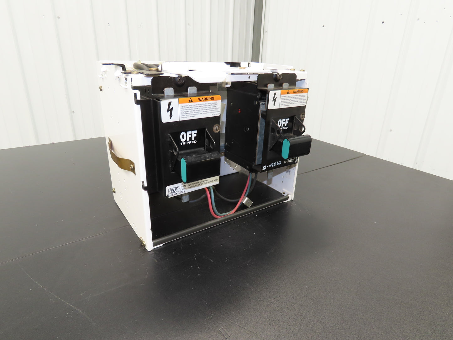 Siemens 51-42062 Bucket Two Breaker MCC 400/600VAC 15/30A 3 Pole 3Ph *Read