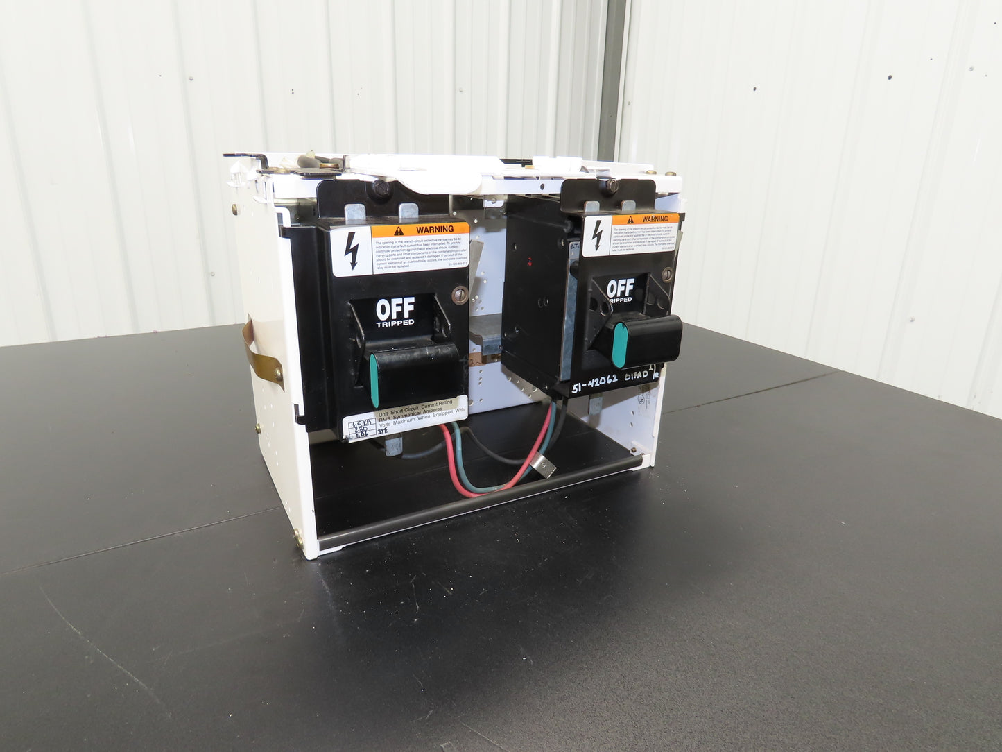 Siemens 51-42062 Bucket Two Breaker MCC 400/600VAC 15/30A 3 Pole 3Ph *Read