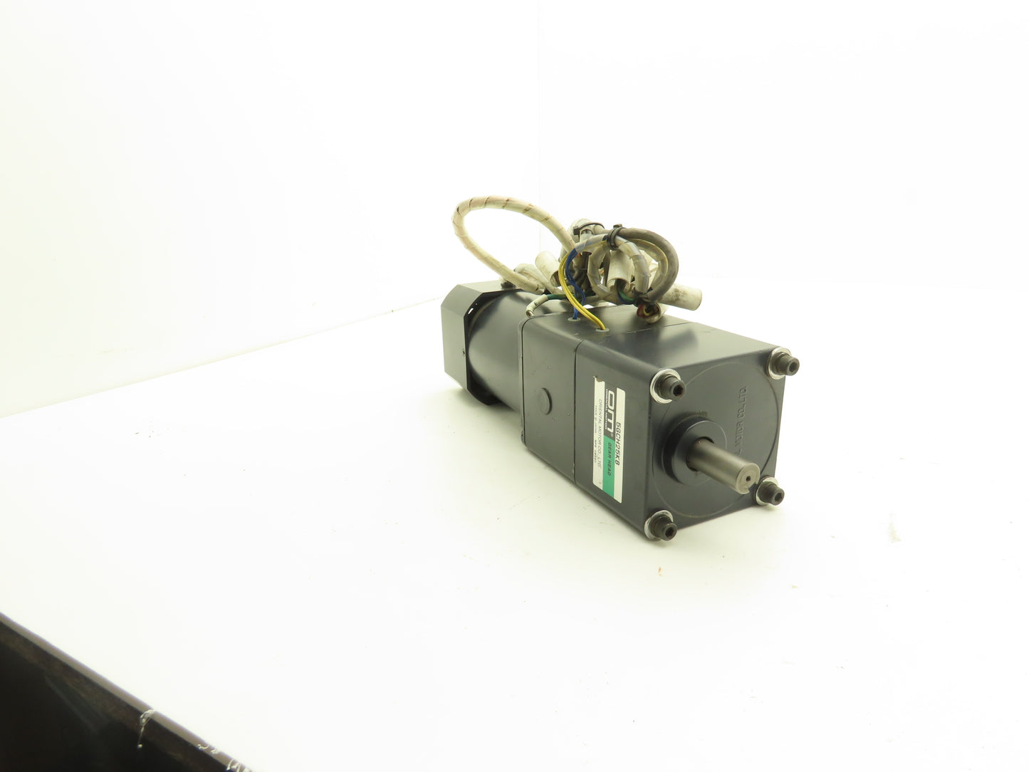 Oriental Motor CB1560R-802 Clutch & Brake Motor  25:1 Gear Head Reducer Lot of 2