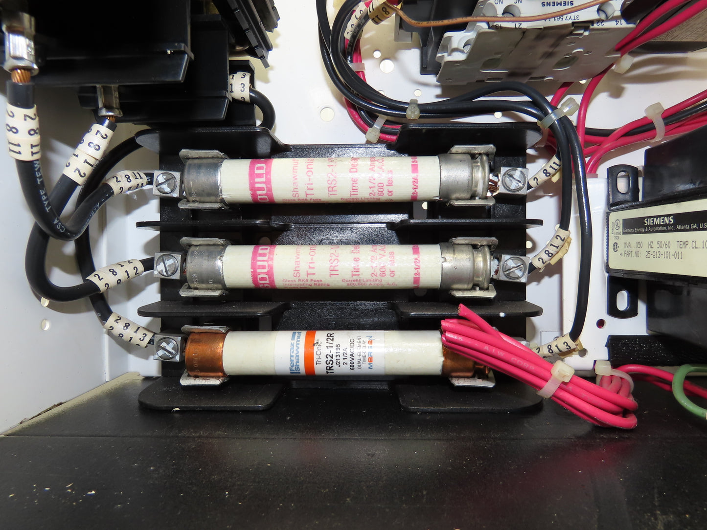 Siemens 32-89258 Combination Bucket Breaker MCC Starter Fused 600VAC 10HP 3Ph