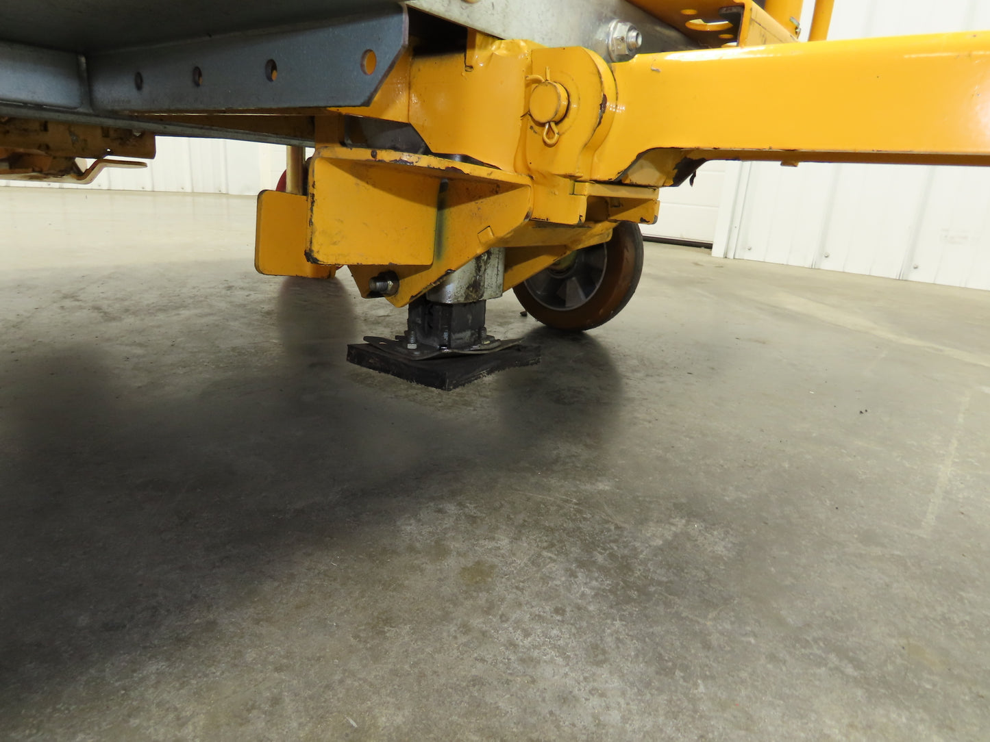 Scharine Hercu-Hauler 2000lbs 37.75x37.75" Platform 18" Deck Height Tow Cart